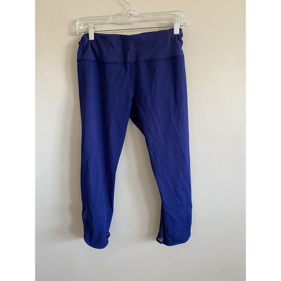VGU Lululemon Beat the Heat Crop Hero Blue Navy Keyhole 10 - Picture 4 of 10